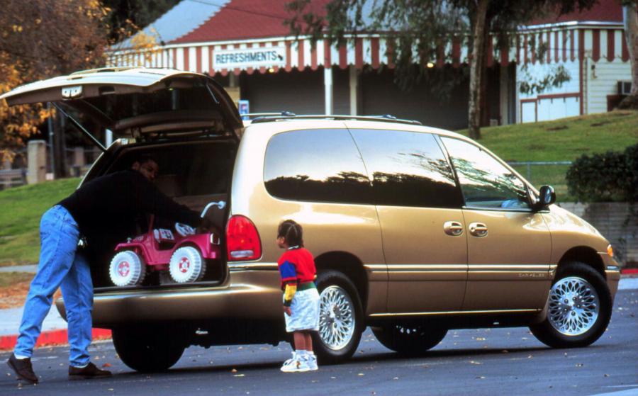  Chrysler Town & Country 1995 года  (фото 13 из 20)